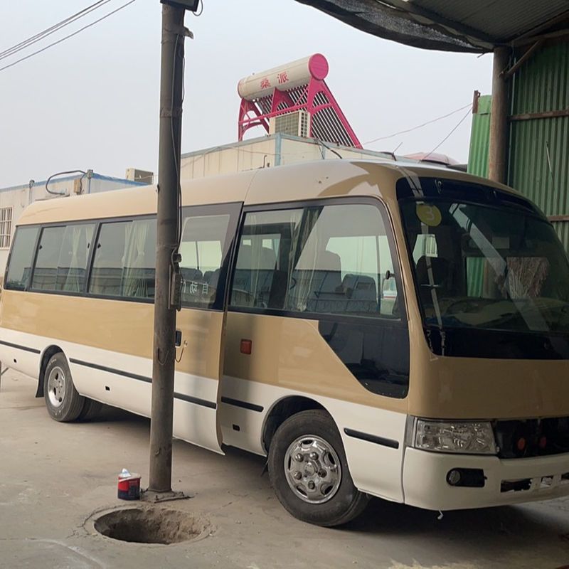 Popular Autobús de montaña rusa Toyota en buen estado con neumáticos 7.00R16 y base de las ruedas de 3935 mm
