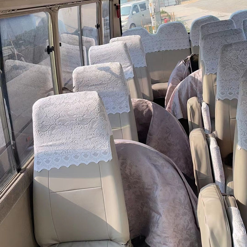 Autobús Toyo ta Coaster de 30 asientos usado con norma de emisiones Euro 3 y en buen estado