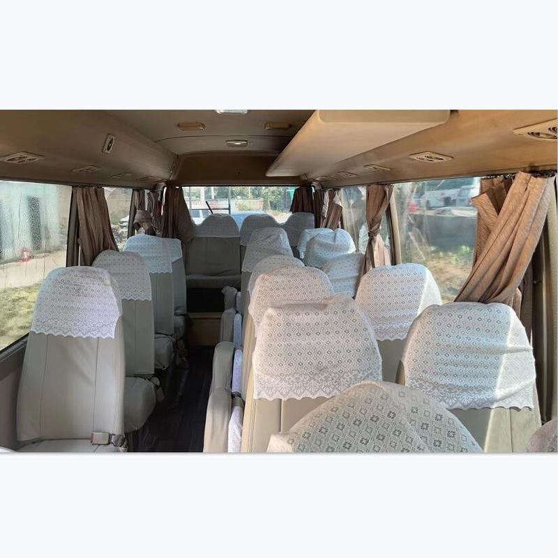 30 asientos TOYOTA Coaster Bus con 4 cilindros en línea Motor en y en excelente estado