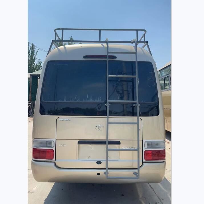 30 asientos TOYOTA Coaster Bus con 4 cilindros en línea Motor en y en excelente estado