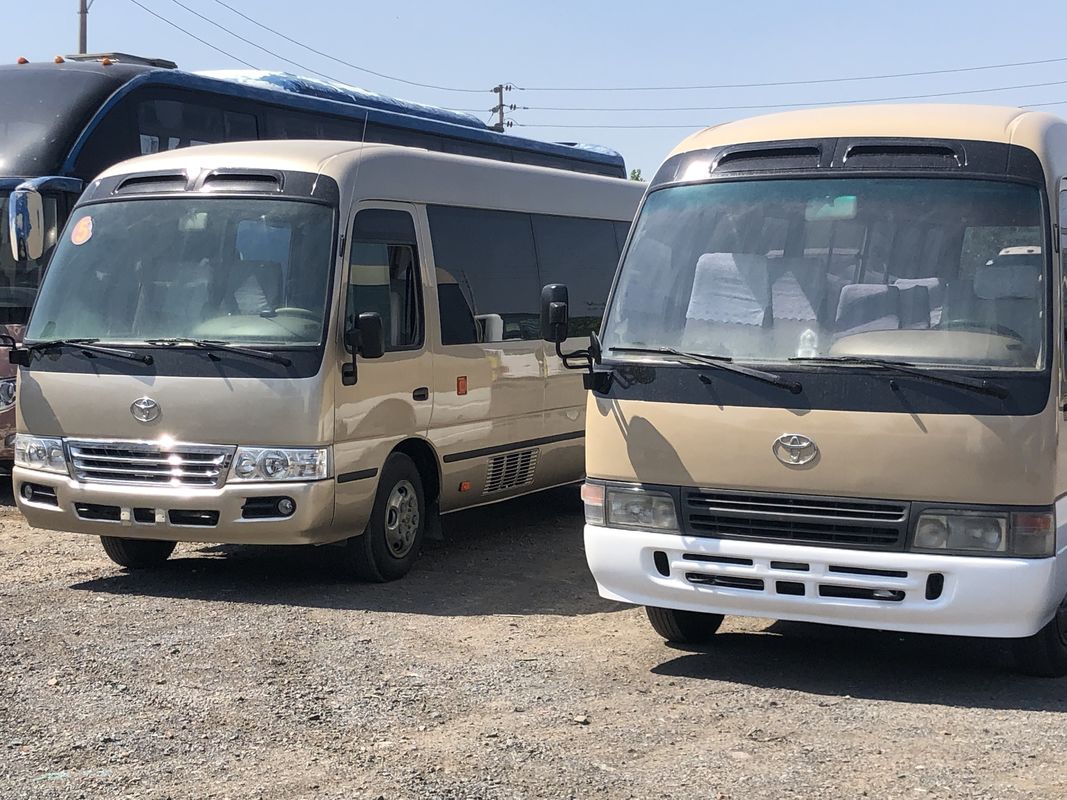 Autobús Toyota Coaster de 30 plazas de motor diesel usado en buen estado Tipo de transmisión manual