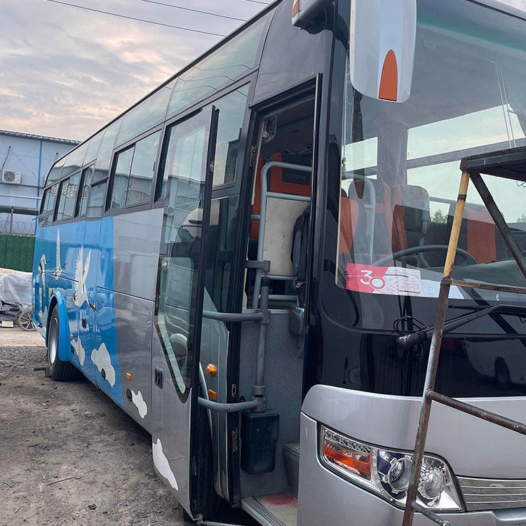 Buen estado Autobús de pasajeros LHD de 65 asientos con norma de emisiones Euro 3 y motor