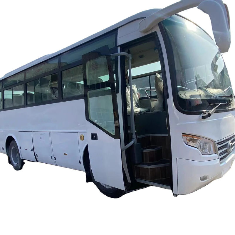 Autobús con motor diésel con tipo de combustible diesel y velocidad máxima 111 130 km/h