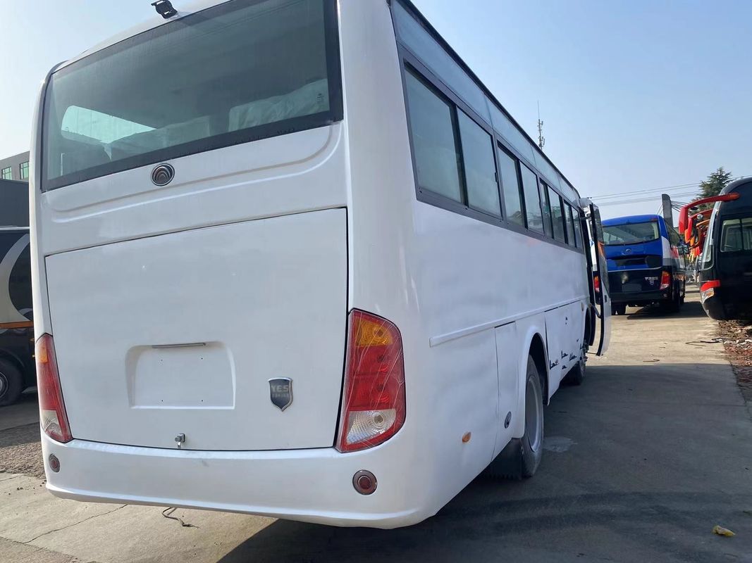 Autobús con motor diésel con tipo de combustible diesel y velocidad máxima 111 130 km/h