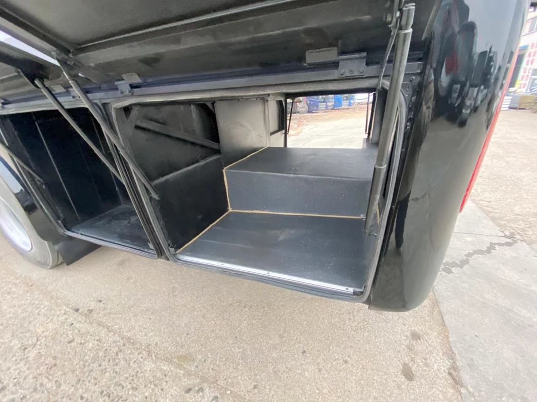 Autobús de pasajeros diesel 57 usado con tipo de transmisión manual y en buen estado