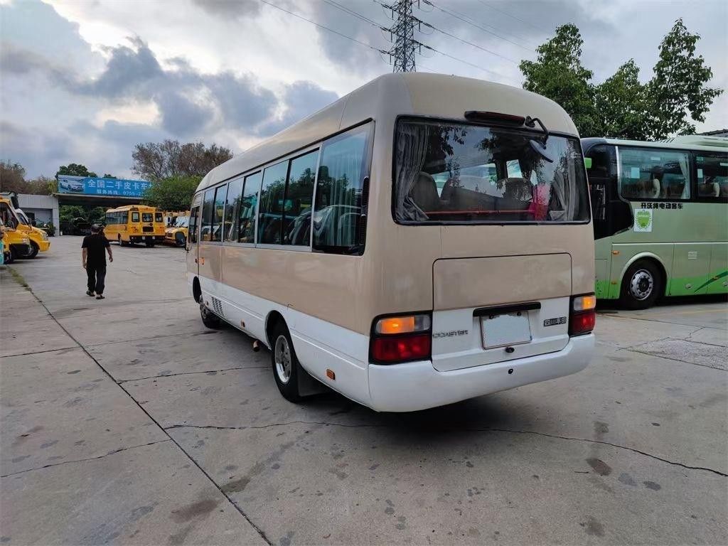 Motor 15B-FT 29 asientos Toyota Coaster Bus con buen rendimiento y transmisión manual