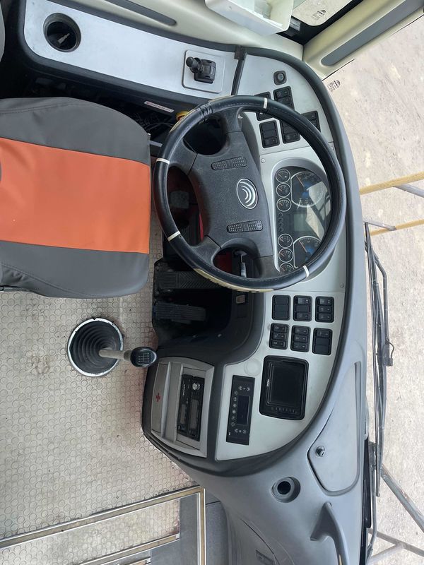 RHD LHD 45-50 asientos Usado Yu Tong Luxury City Coach Bus con capacidad de motor de 6 8L