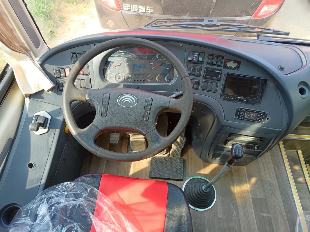 Usado Yu tong 53 asientos Autobuses diesel en Ghana Autobuses de lujo con aire acondicionado Equipados y ofrecidos