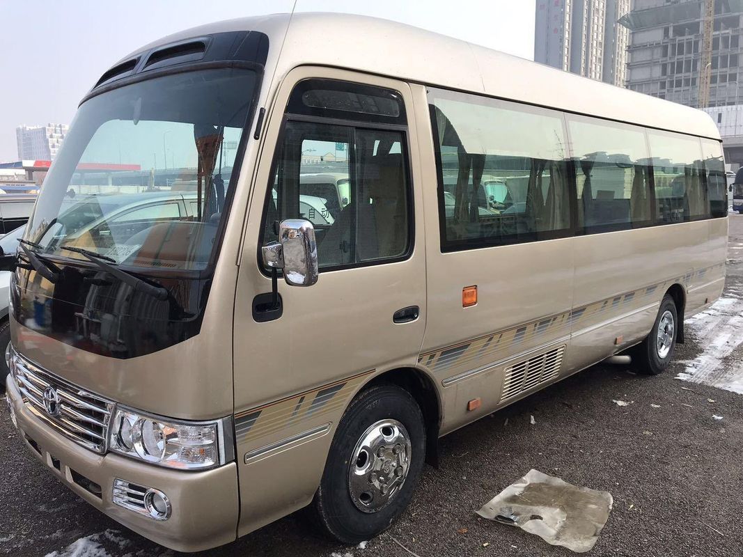 Autobús de segunda mano de 22 a 30 asientos de pasajeros Toyot Coaster con motor diésel montado en el frente