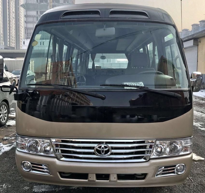 Autobús de segunda mano de 22 a 30 asientos de pasajeros Toyot Coaster con motor diésel montado en el frente