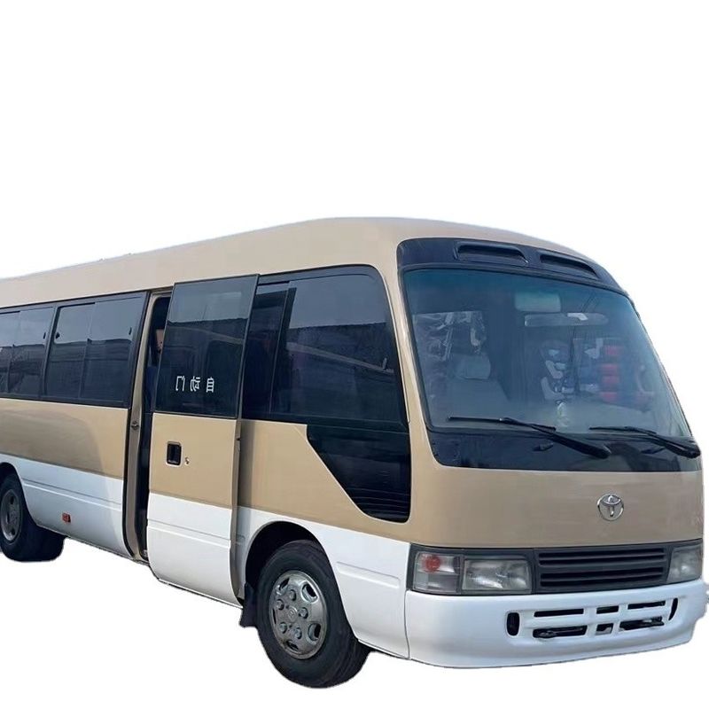 Autobús Toyota usado asequible con 30 asientos y motor diesel en buenas condiciones