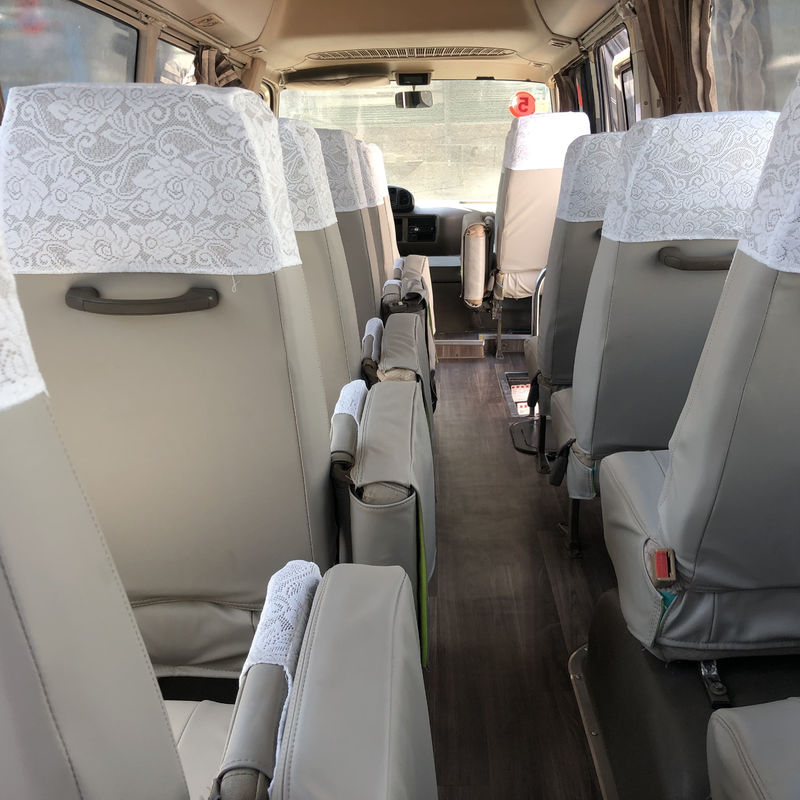 Autobús Toyota usado asequible con 30 asientos y motor diesel en buenas condiciones