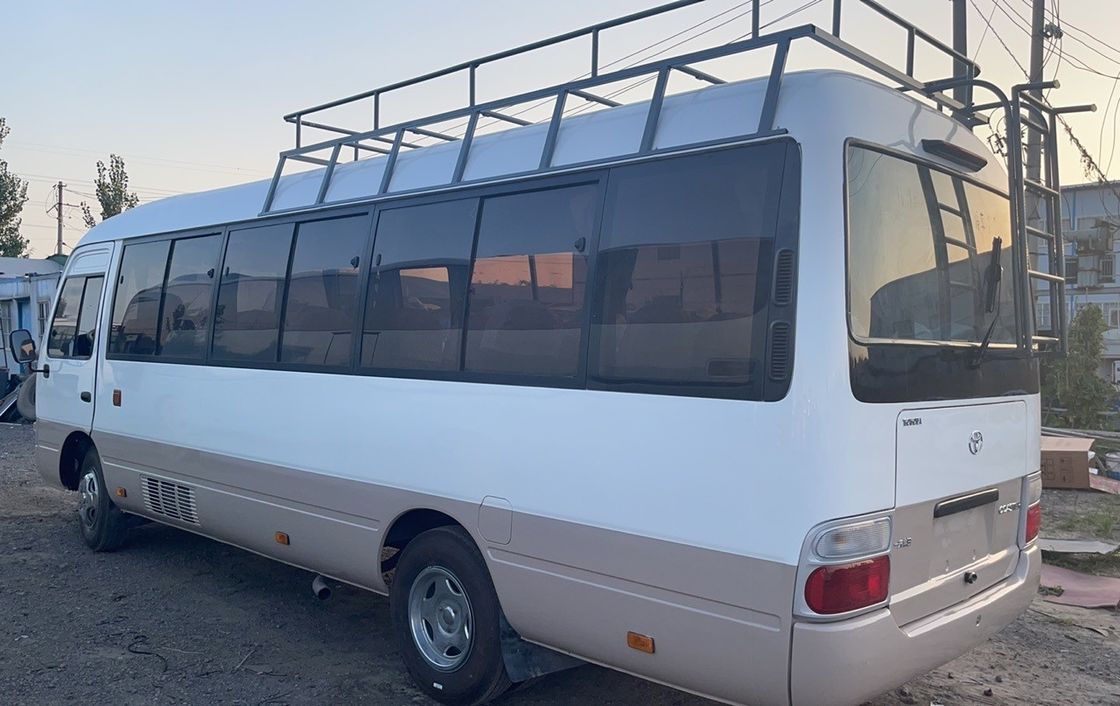 Autobús Toyota Coaster renovado con capacidad de 6 asientos con motor 15B-FT