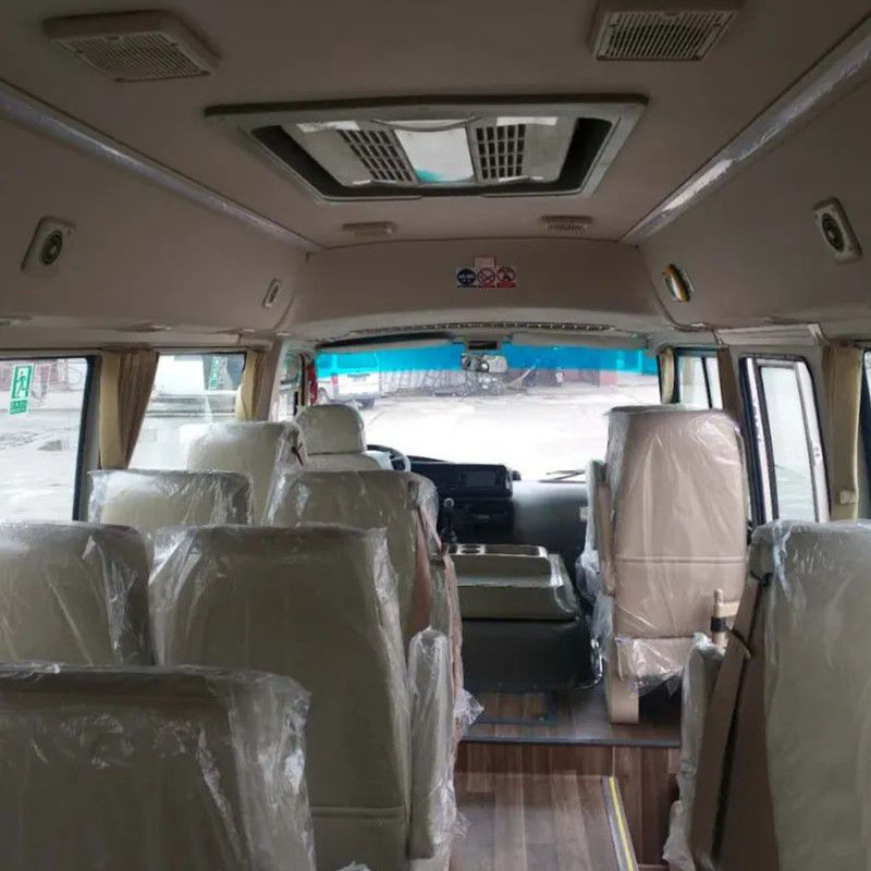 Autobús de 30 asientos Toyota Original Usado Renovado para satisfacer la solicitud del cliente