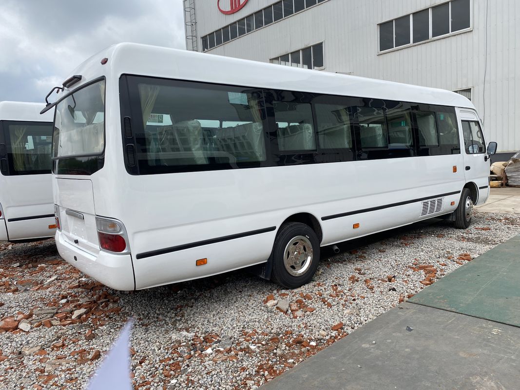 RHD Toyota 30 asientos autobús de montaña con tipo de combustible diésel y capacidad del motor 4 6L