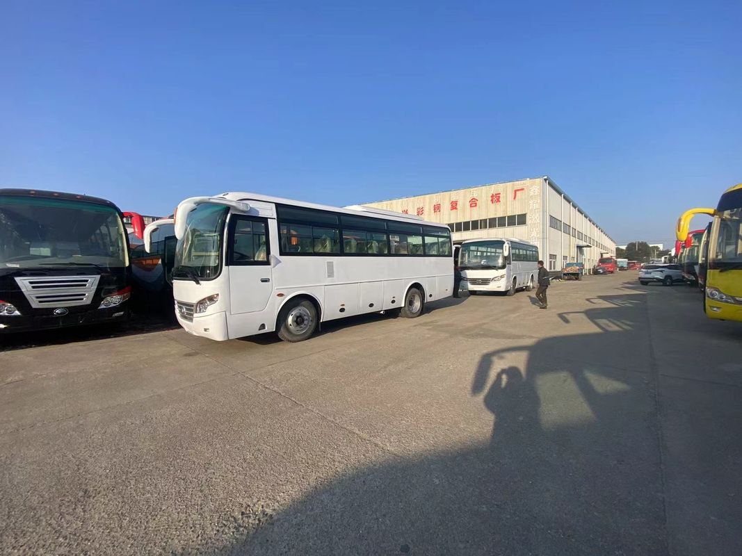 Suspensión de resorte de hoja 35 asientos de manejo izquierdo Autobús de pasajeros para mercados rurales