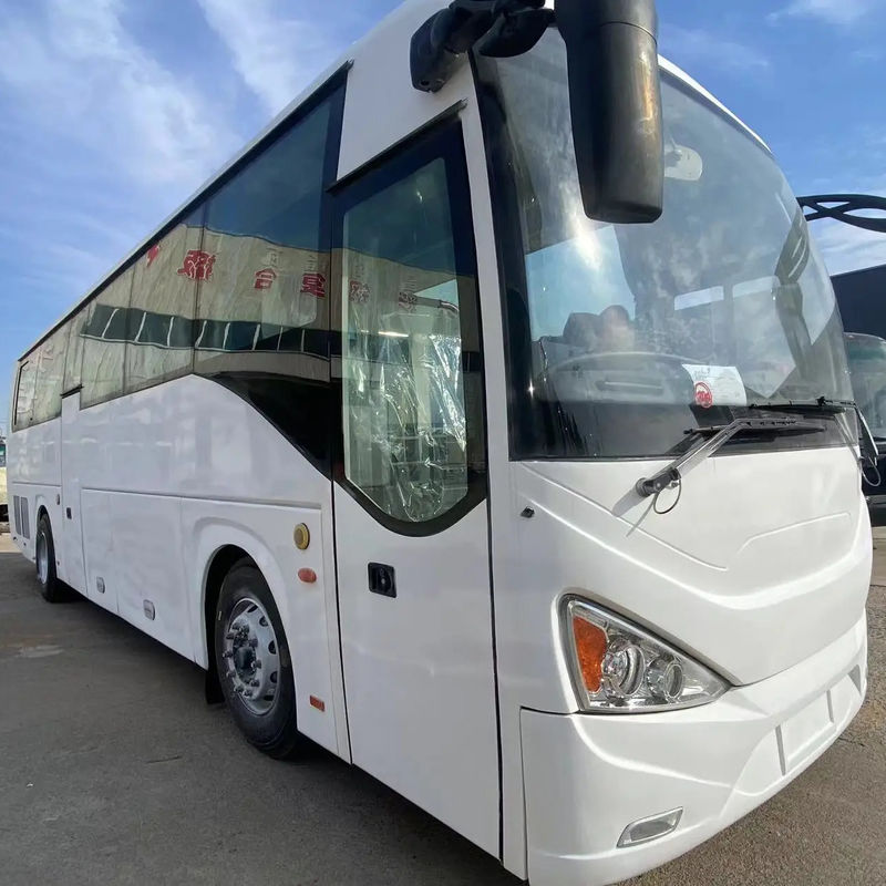 Precio asequible 50 asientos con volante izquierdo Autobuses de lujo Diesel Combustible Euro 3 Opcional incluido