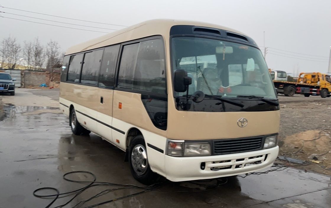 Autobús V6 4.0 6GR 2.7L con motor VVT-I con 30 asientos en excelente estado