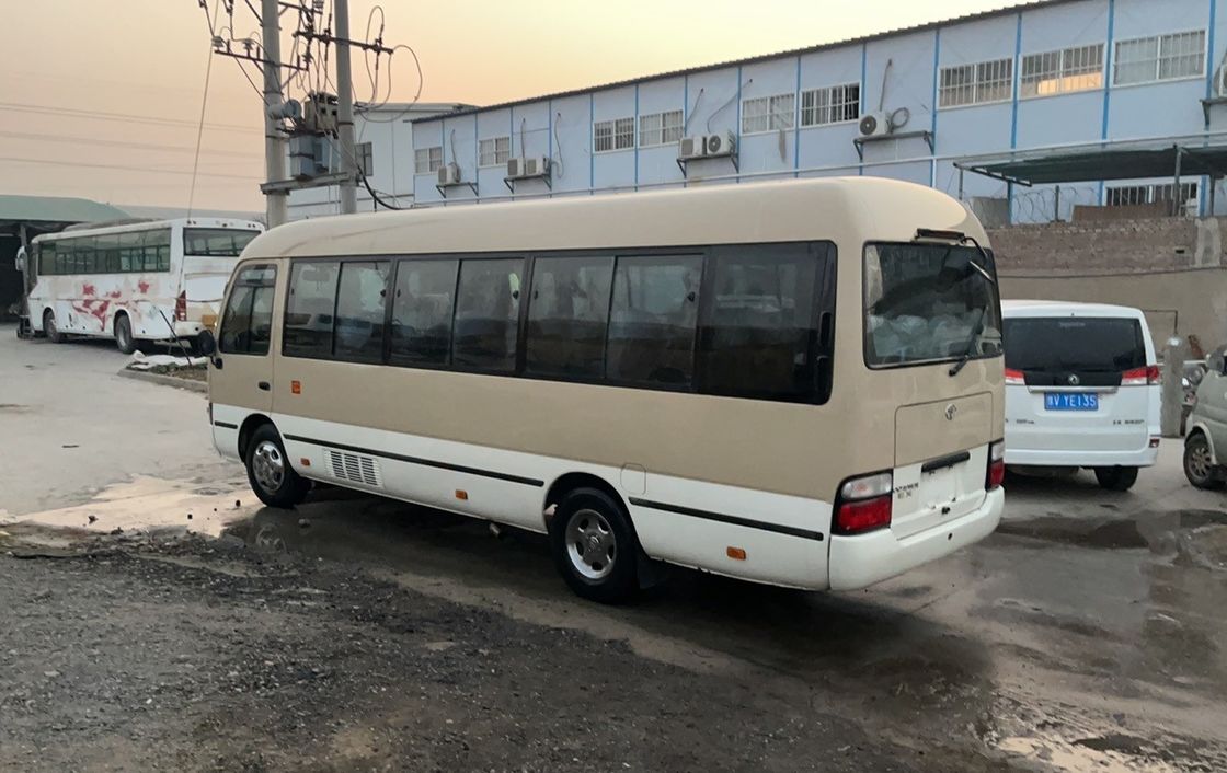 Autobús V6 4.0 6GR 2.7L con motor VVT-I con 30 asientos en excelente estado