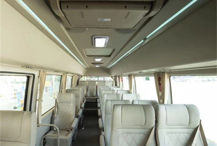 Bus de coaster de 30 asientos con capacidad de motores de gasolina de 6-8 litros y venta directa en 2022