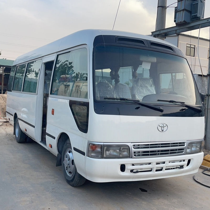 Requisito del cliente 2019 Toyota Coaster Bus con capacidad de 25 asientos y LHD Diesel