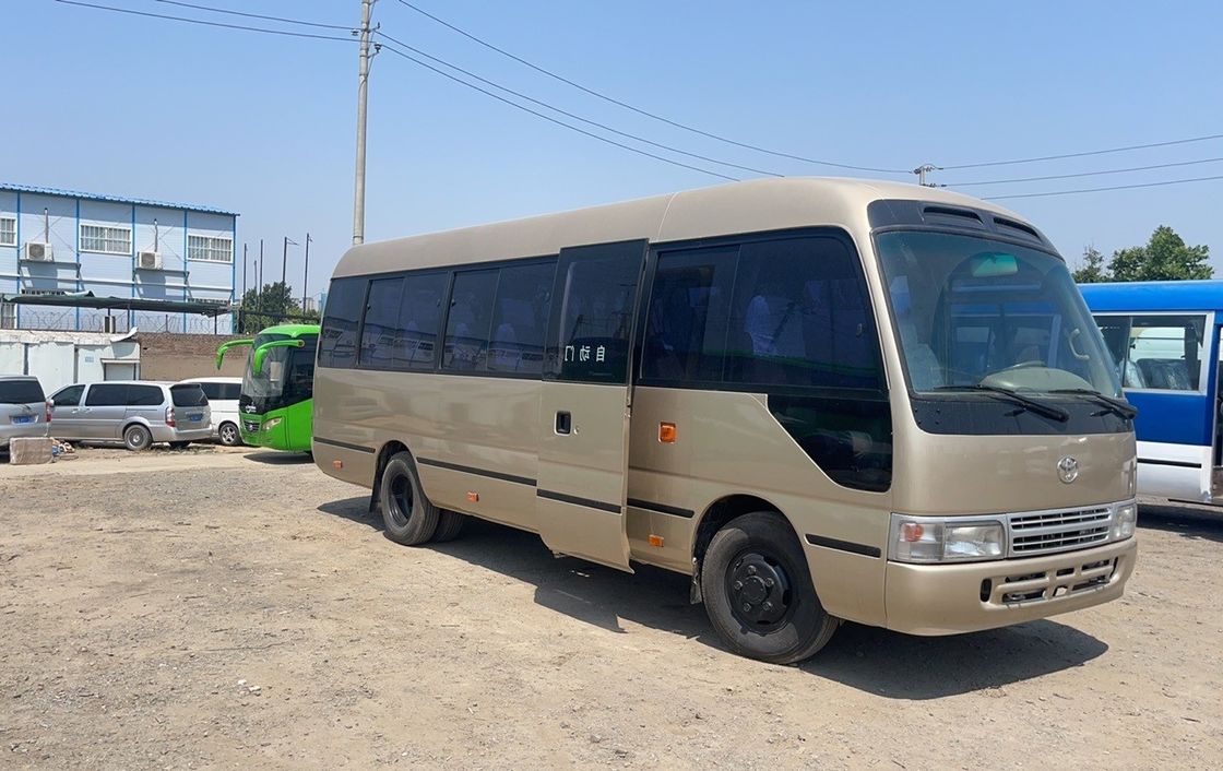 Toyota Coaster 2020 de segunda mano Diesel LHD Bus Euro 3 Estándar de emisiones 9.00R20 Pneumático de 25 asientos