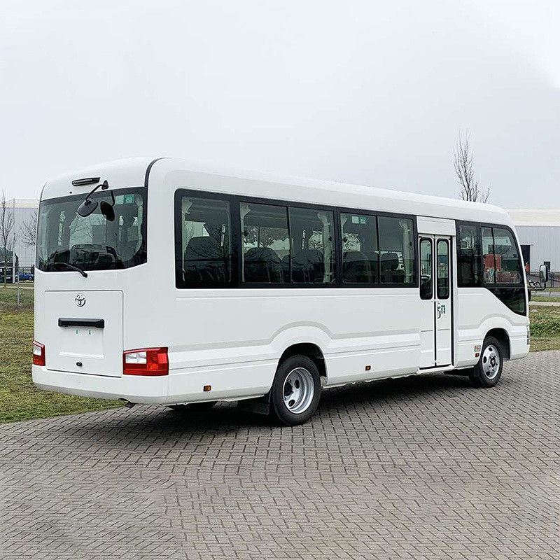 Autobús usado de 30 asientos con motor diésel y un volumen de maletero de 2,7 m3