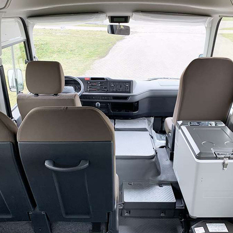 Autobús usado de 30 asientos con motor diésel y un volumen de maletero de 2,7 m3
