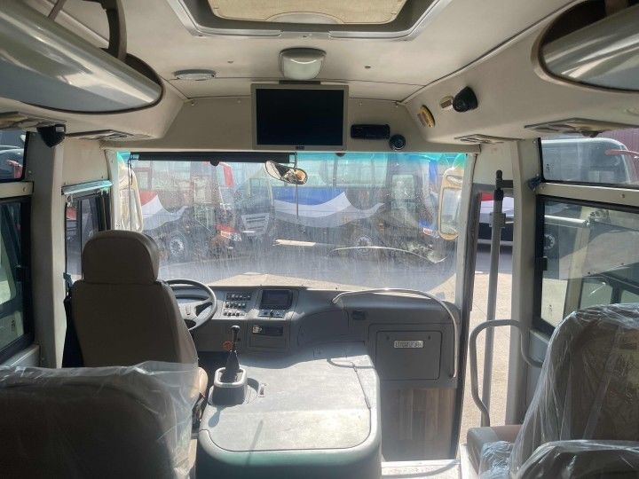 Autobuses usados para viajes de larga distancia con neumáticos 8.25R20 y capacidad del motor 4-6L
