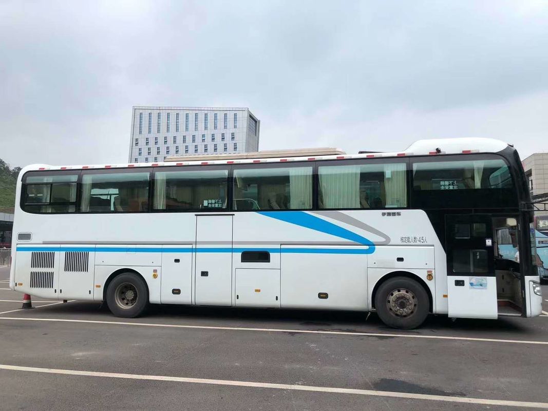 Autobús usado Autobús 35-65 asientos Capacidad del motor del autobús personalizado 8L Requisito del cliente