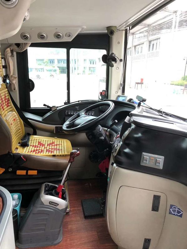 Autobús usado Autobús 35-65 asientos Capacidad del motor del autobús personalizado 8L Requisito del cliente