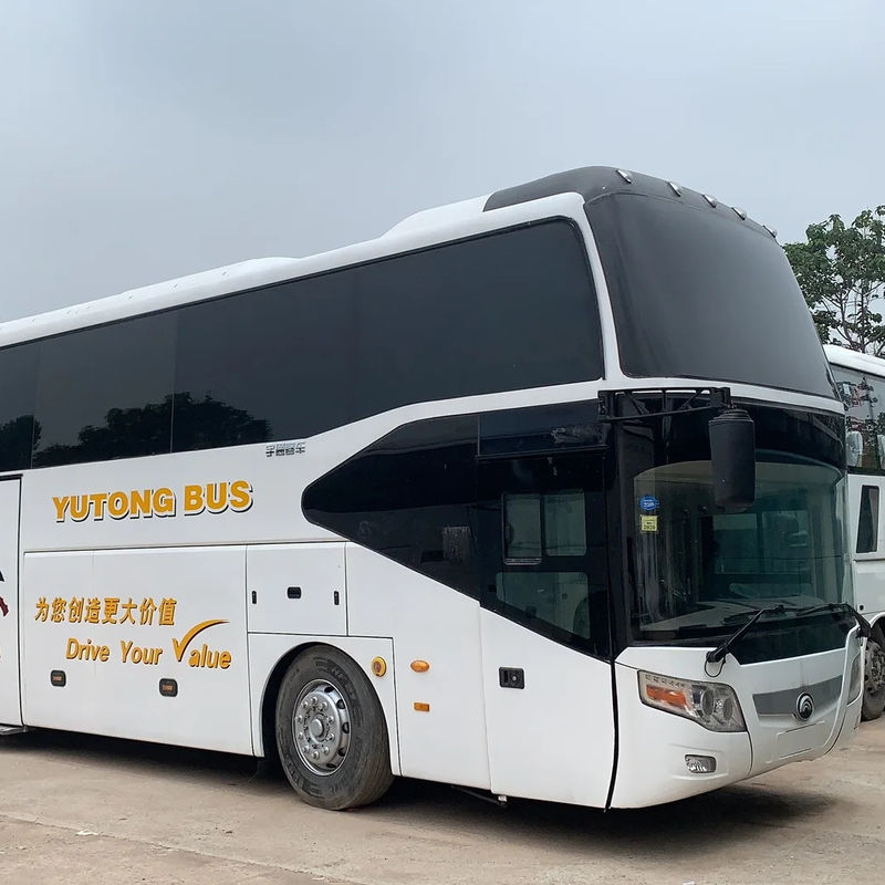 65 1 Capacidad de asientos Autobús usado Autobús con tipo de transmisión manual y condición de pozo