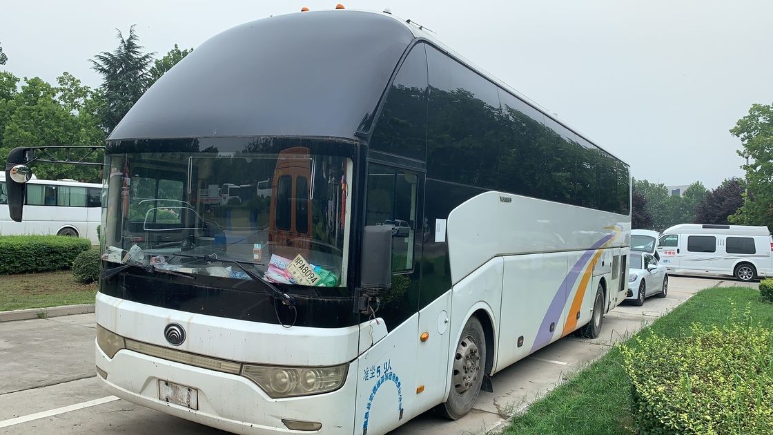 65 1 Capacidad de asientos Autobús usado Autobús con tipo de transmisión manual y condición de pozo