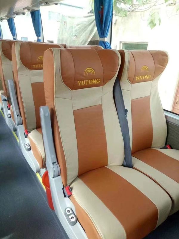 Autobús con capacidad de motor de 8L y 65-67 asientos