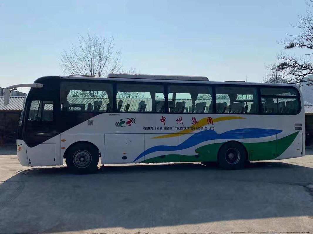 Autobús de pasajeros de uso personalizado de 47 asientos Autobús LHD con motor diesel de capacidad 8L
