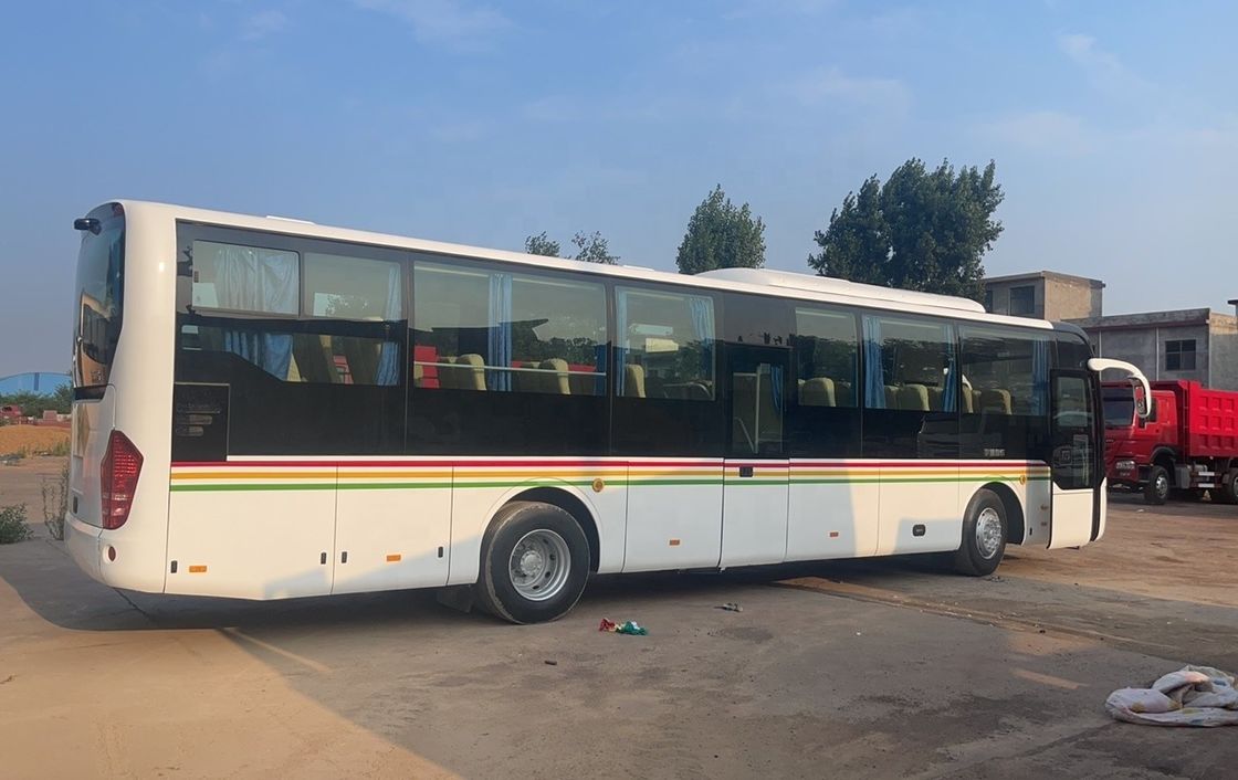 Youtong Autobús Usado 60 asientos Autobús con motor diesel y llantas 11R22.5 en buenas condiciones