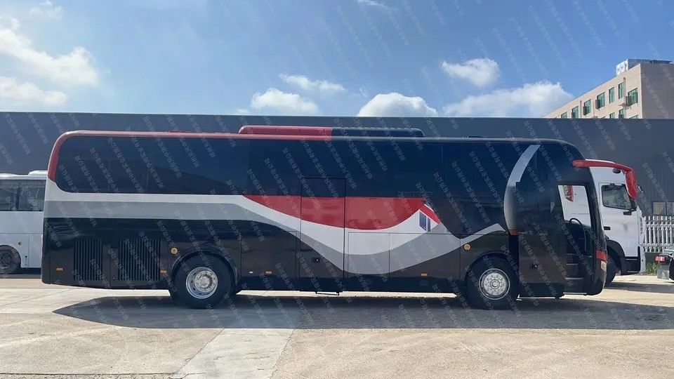 Autobús de lujo de 50 asientos Euro 3 Transmisión manual con 1
