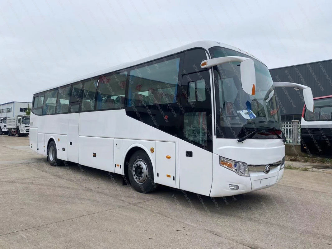 Autobús de pasajeros LHD de 65 asientos en buen estado Deisel Combustible usado Autobuses blancos a precios asequibles