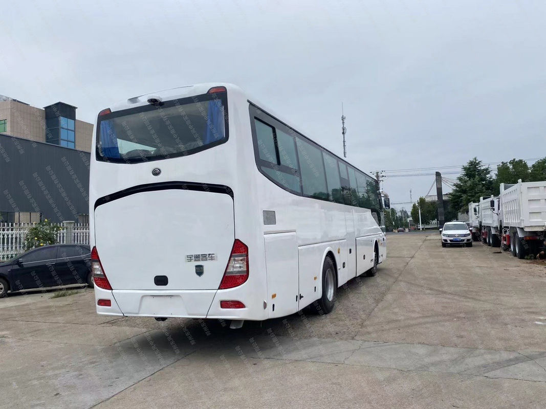 Autobús de pasajeros LHD de 65 asientos en buen estado Deisel Combustible usado Autobuses blancos a precios asequibles