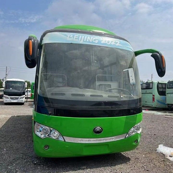 Autobús de lujo diesel de 47 asientos con RHD y motor modelo YC6J245-30