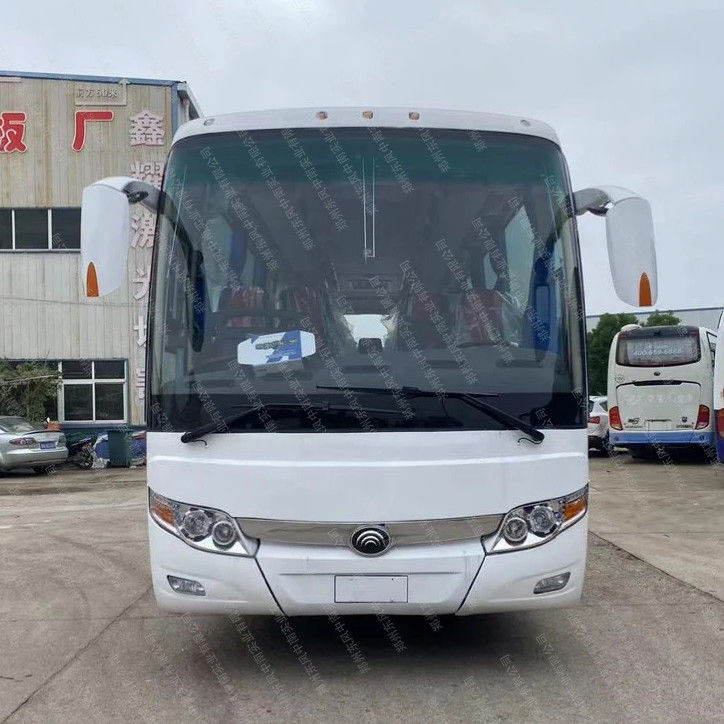 3300 mm Base de ruedas A / C Equipado Youtong Bus Ideal para el transporte de pasajeros de lujo diesel