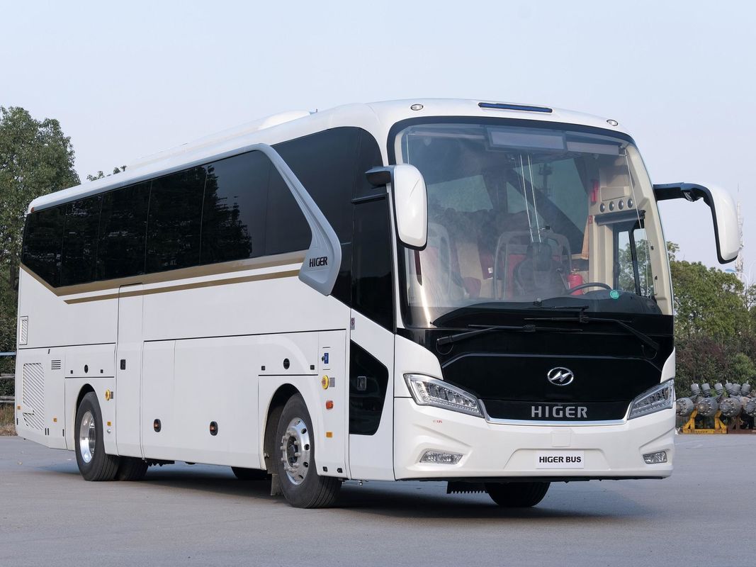 Mano izquierda Conducción 12m 50 asientos Motor Yuchai Transmisión manual Autobús de pasajeros Autobús