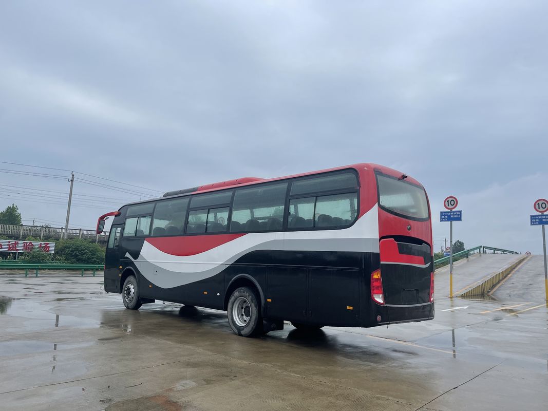 Autobús de pasajeros de segunda mano LHD Autobús de autobuses usados en buen estado con base de ruedas 3300