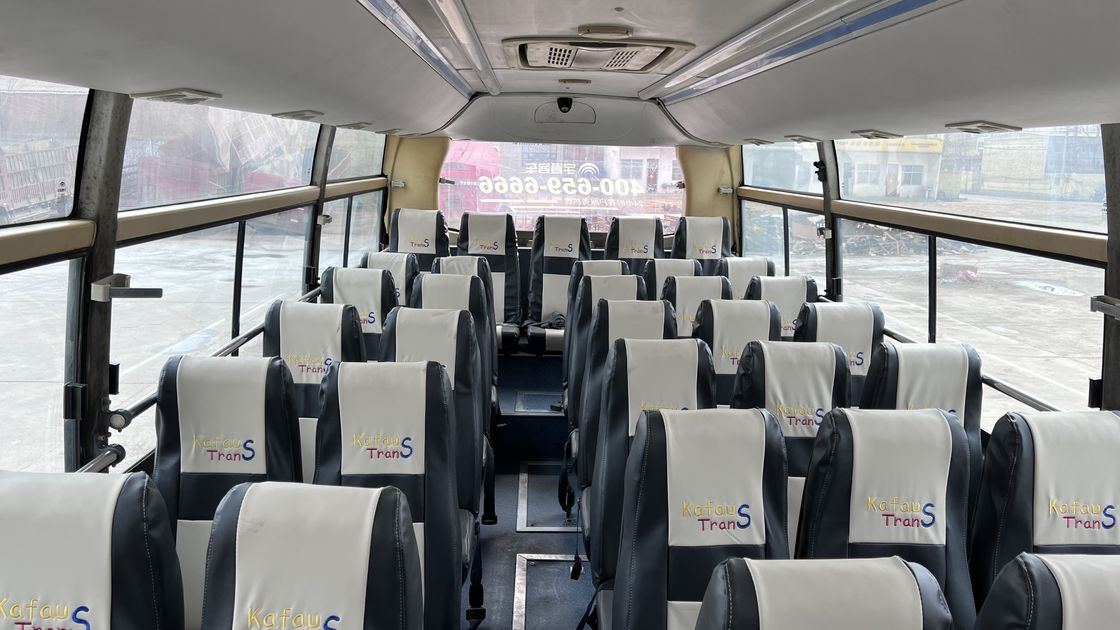 En buen estado Diesel usado 65 asientos de autobús de autobús de pasajeros 50 G.V.W 15600kg