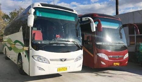 Autobús turístico de 12 m 2010 Autobús de autobús usado con 55 asientos y una disposición de asientos espaciosa