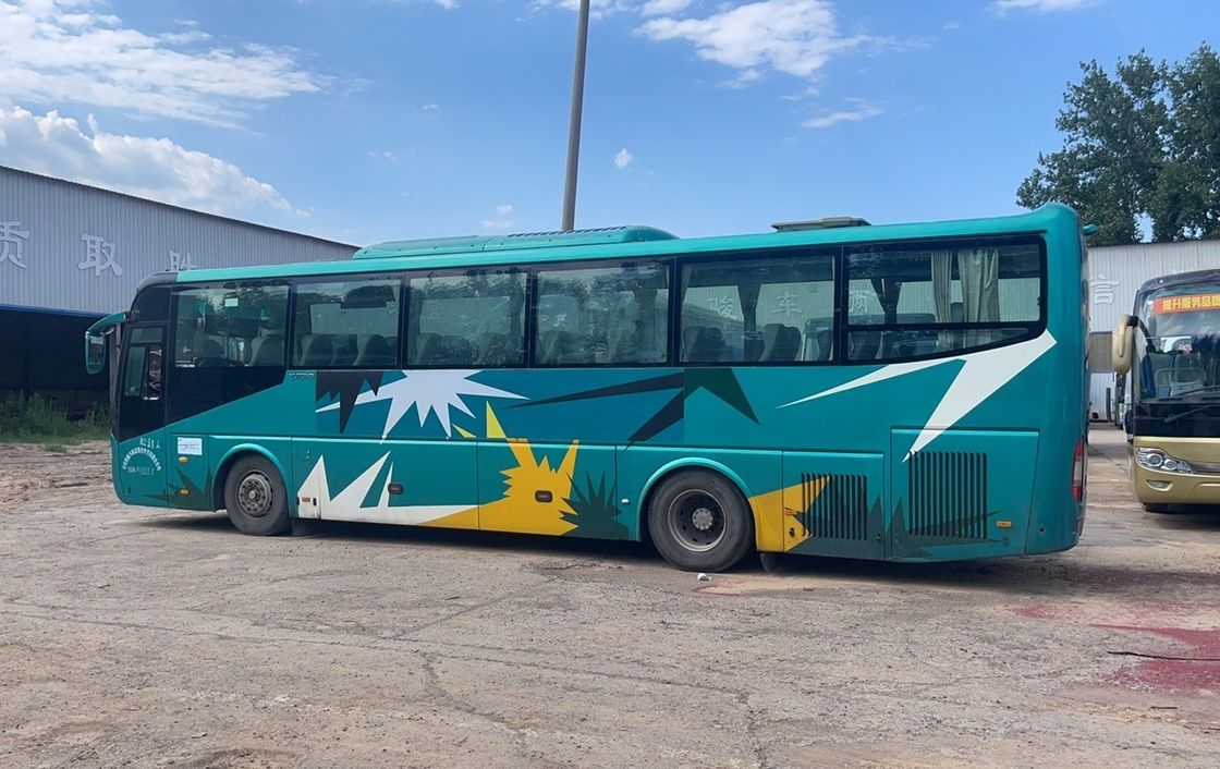 Autobús turístico de coches usados de 63 asientos 2022 Autobús de coches de lujo reformado con aire acondicionado