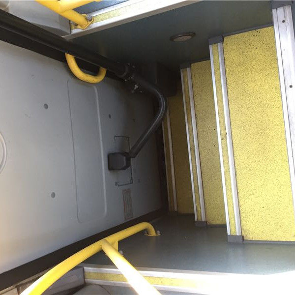 11400 kg Peso en el borde 12 metros Autobús de lujo de segunda mano con motor YC6A260-30