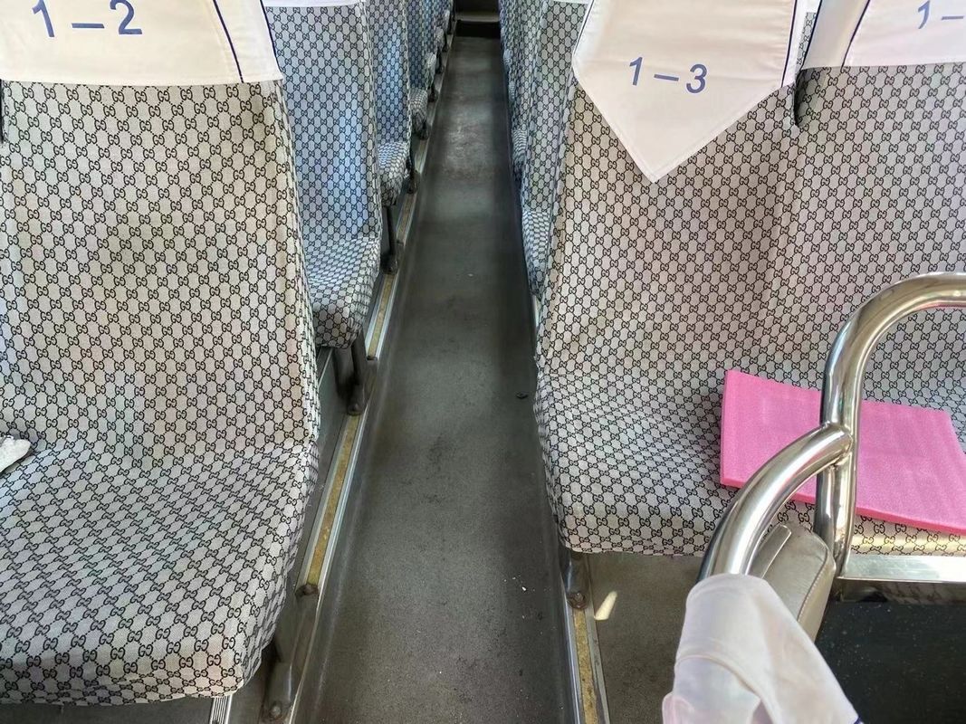 Autobús de autocarro usado con motor Yuchai y transmisión manual en buenas condiciones.