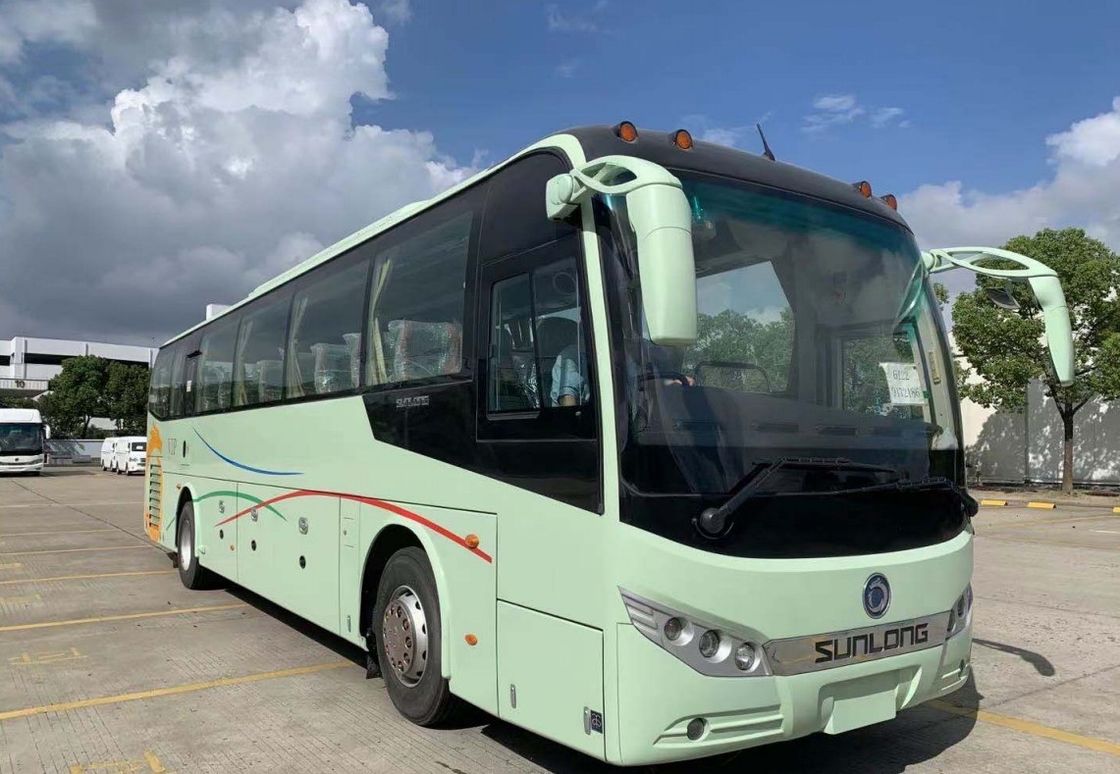 Autobús de lujo diesel de 47 plazas con alta capacidad del motor y asientos cómodos
