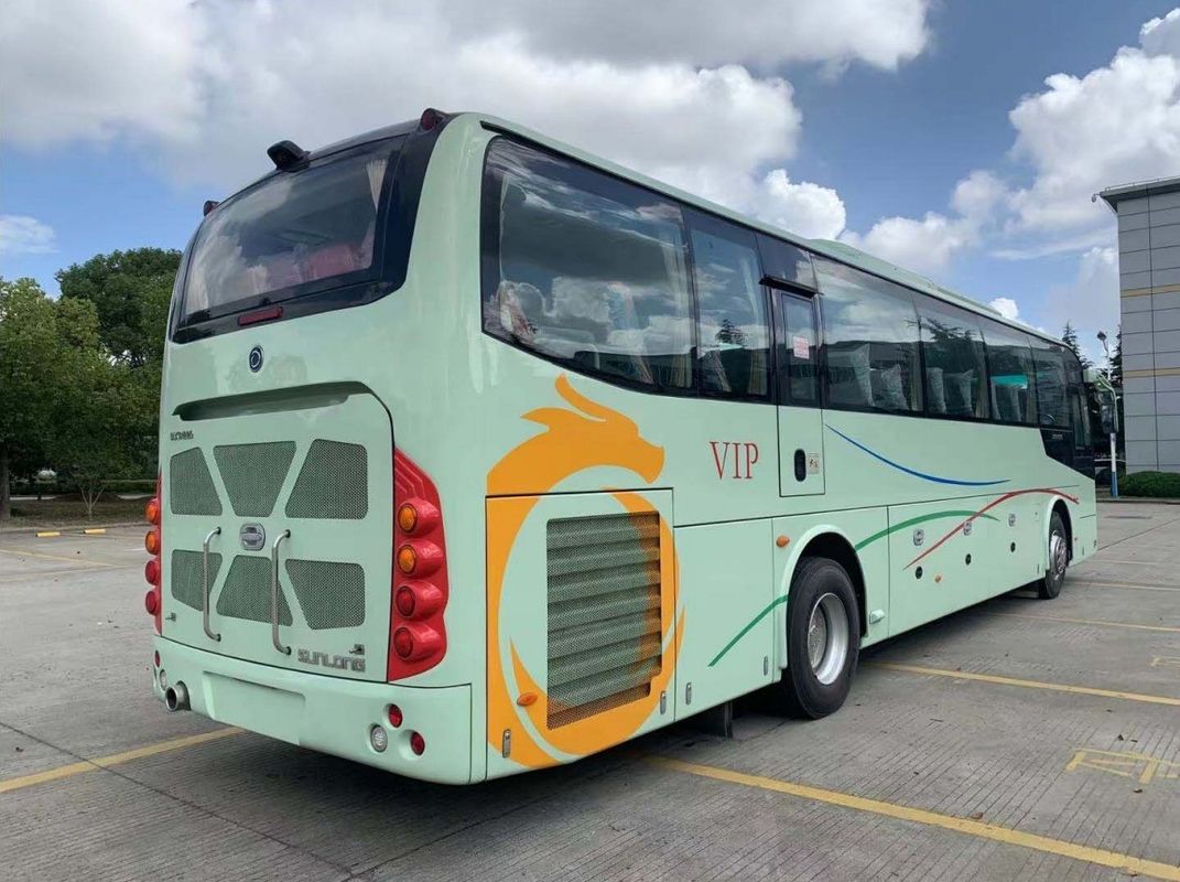 Autobús de lujo diesel de 47 plazas con alta capacidad del motor y asientos cómodos